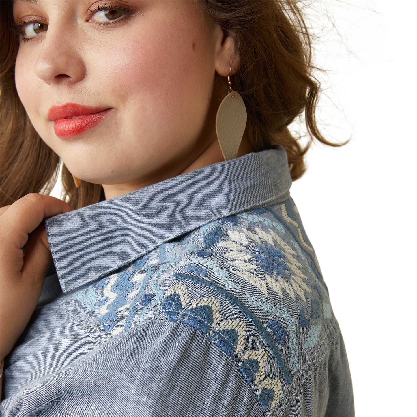 Ariat® Ladies R.E.A.L Billie Jean Embroidered Chambray Shirt 10043451