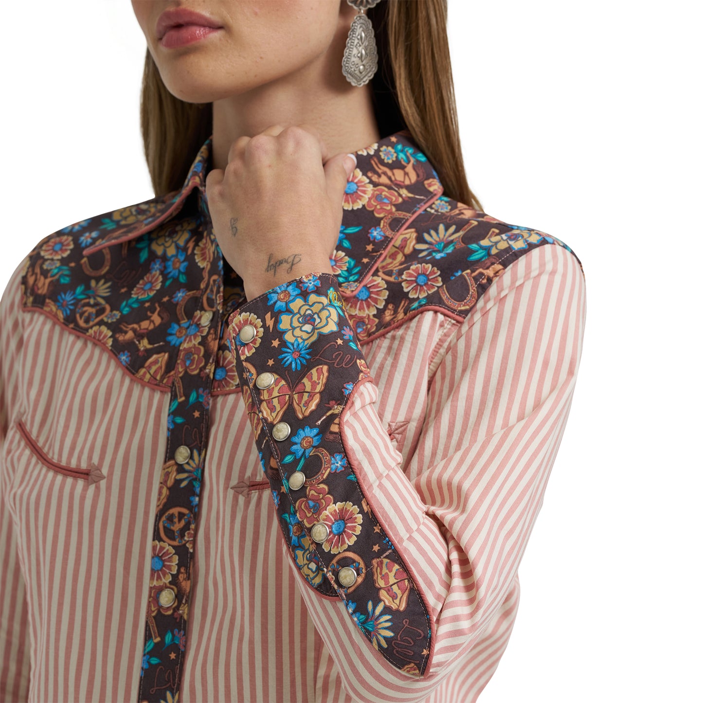 Wrangler X Lainey Wilson Prairie Print White Snap Shirt 112375560