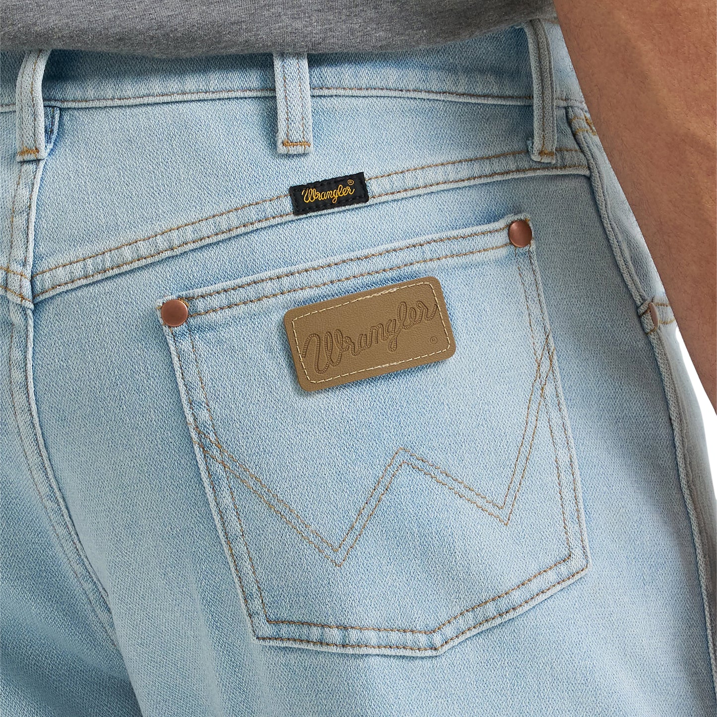 Wrangler Men's Toughlite Cowboy Cut 13 Light Wash Original Fit Jeans 112381783