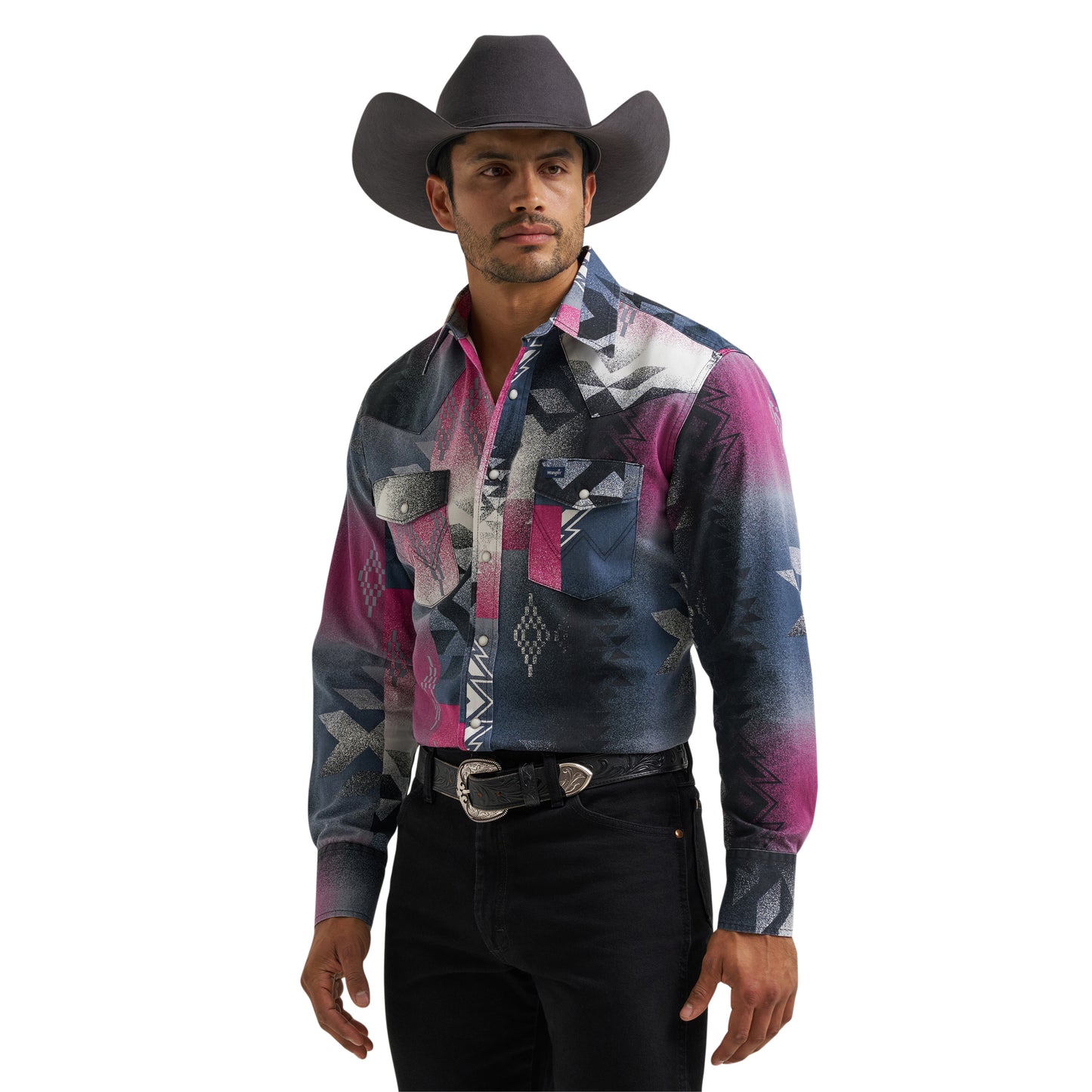 Wrangler Men's Vintage Inspired Classic Fit Pink Button Down 112381999