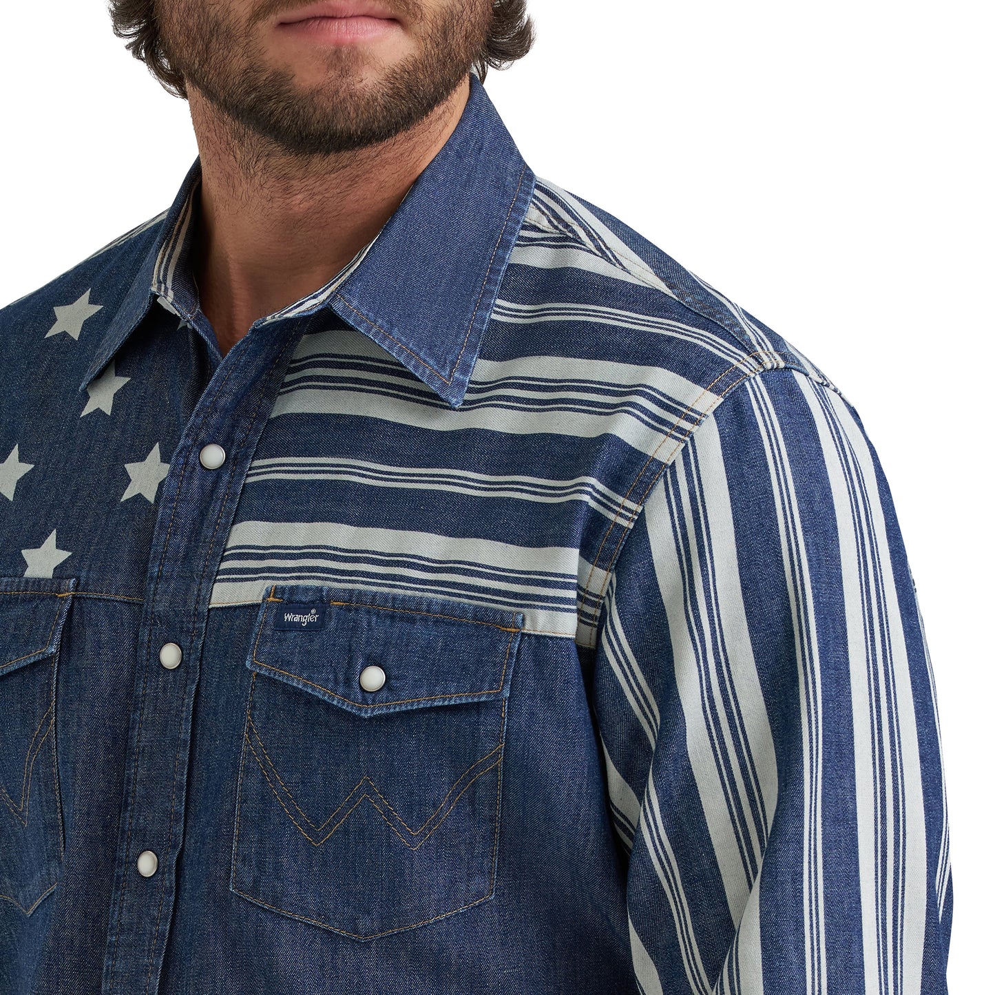 Wrangler Men's Vintage Inspired Classic Fit Indigo Button Down 112382001