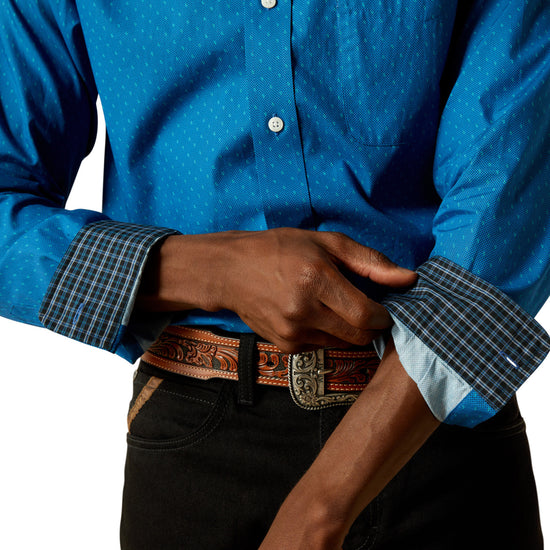 Ariat Men's Wrinkle Free Colin Blue Fitted Button Down Shirt 10062234