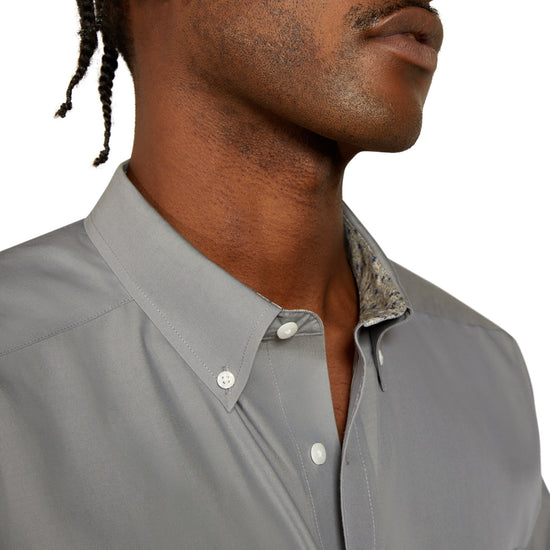 Ariat Men's Wrinkle Free Solid Pinpoint Oxford Button Down Shirt 10062526