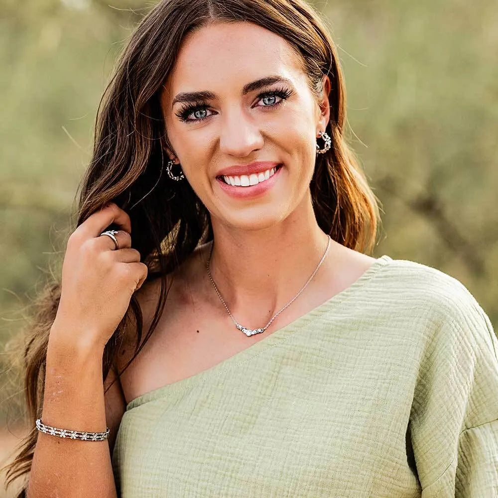 Montana Silversmiths Ladies Crazy Daisies Earrings ER5861