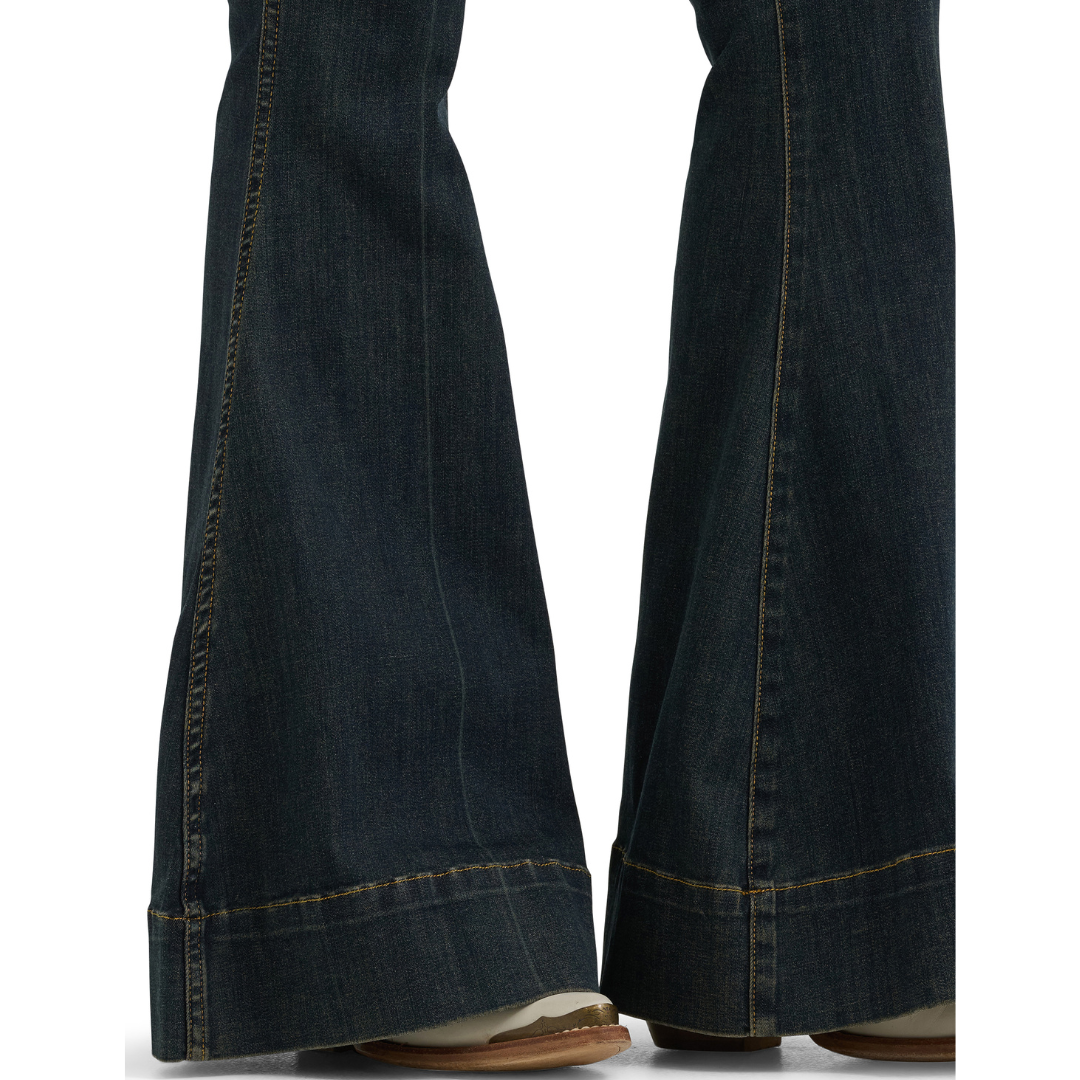 Wrangler X Lainey Wilson Ladies Pintuck Sandrider Pull On Bell Bottom Jean 112382900