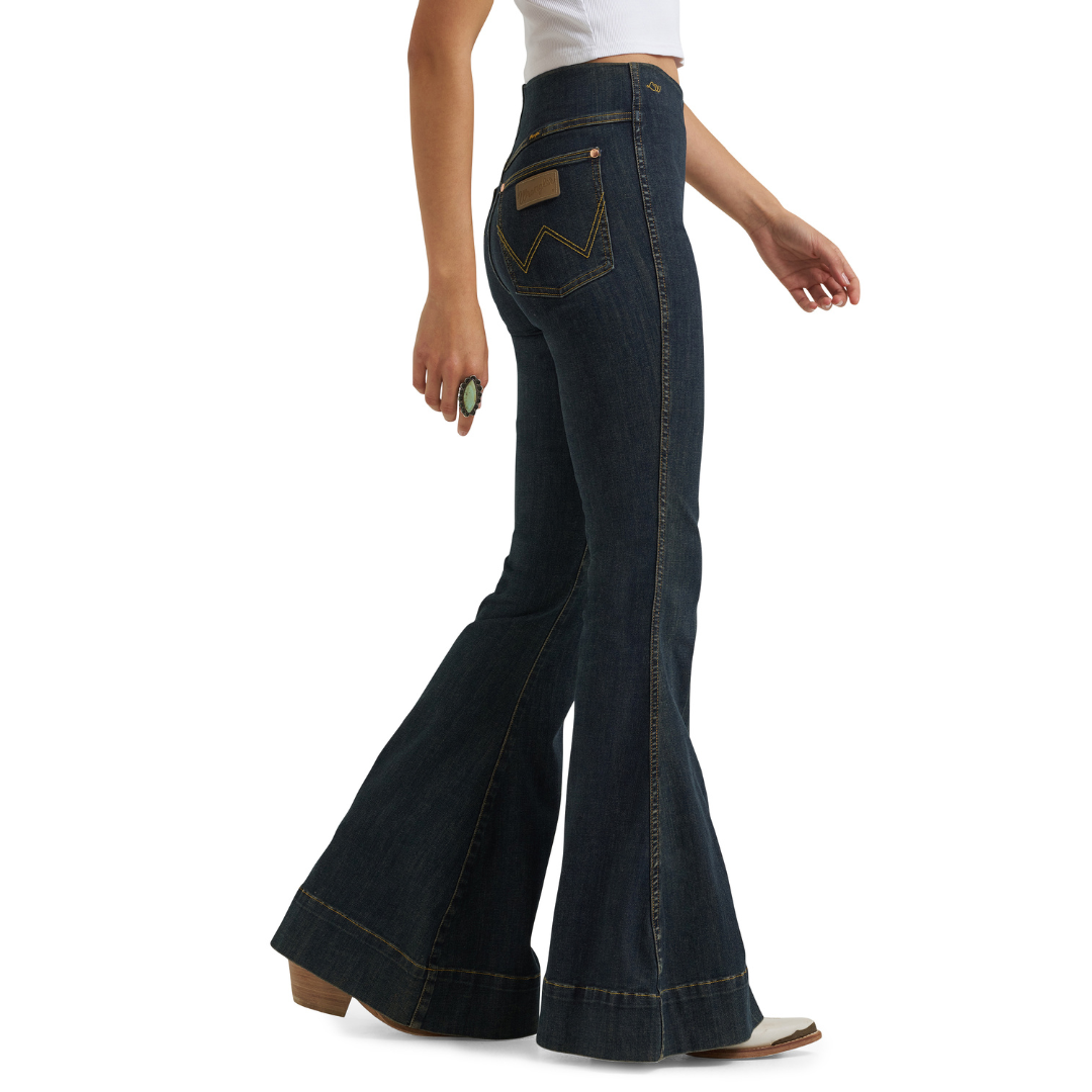 Wrangler X Lainey Wilson Ladies Pintuck Sandrider Pull On Bell Bottom Jean 112382900
