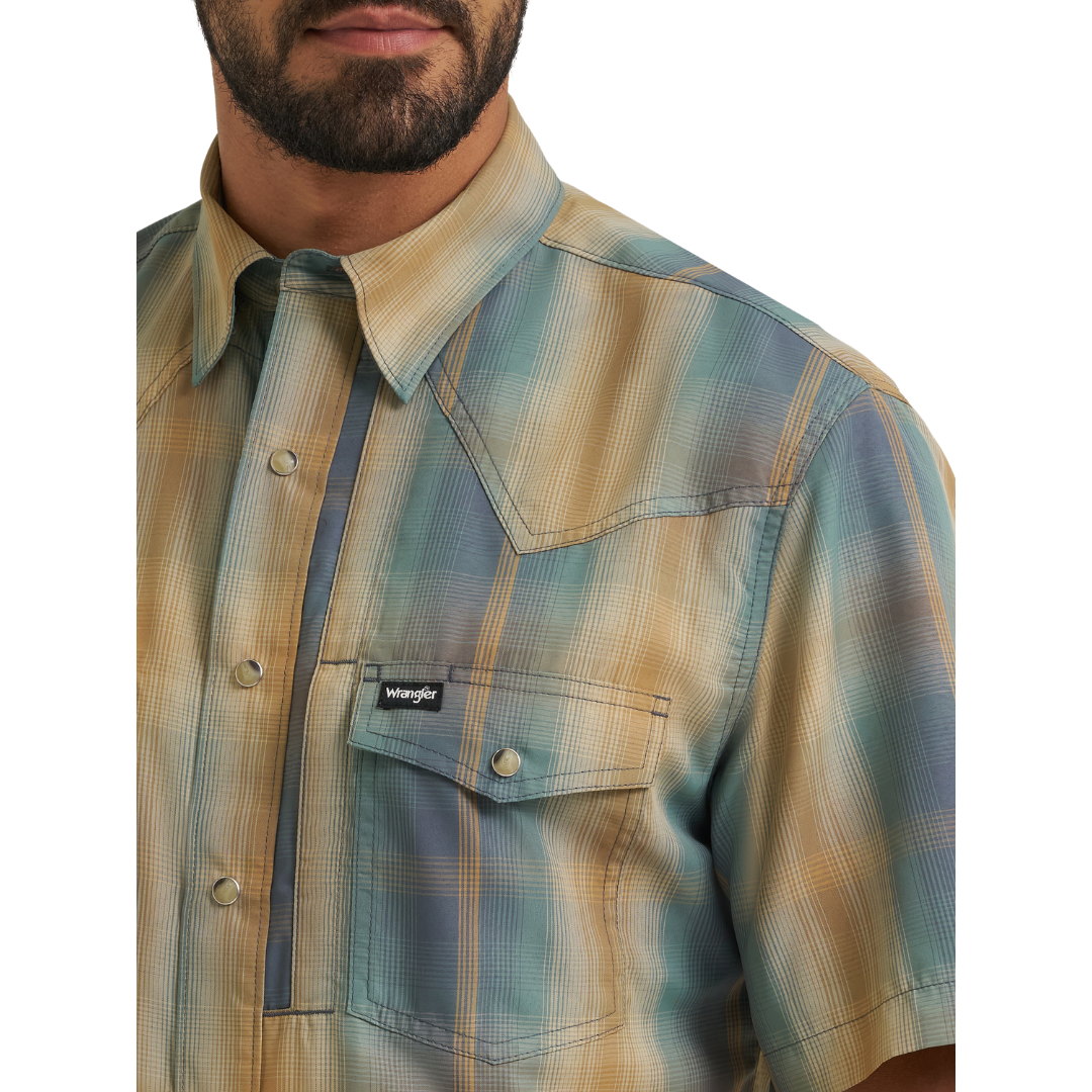Wrangler Men's ATG-X Western Performance Relaxed Fit Turbulence Ombre Button Down 112382381