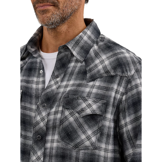 Wrangler Men's Retro® Charcoal Grey Flannel Button Down Shirt 112368071