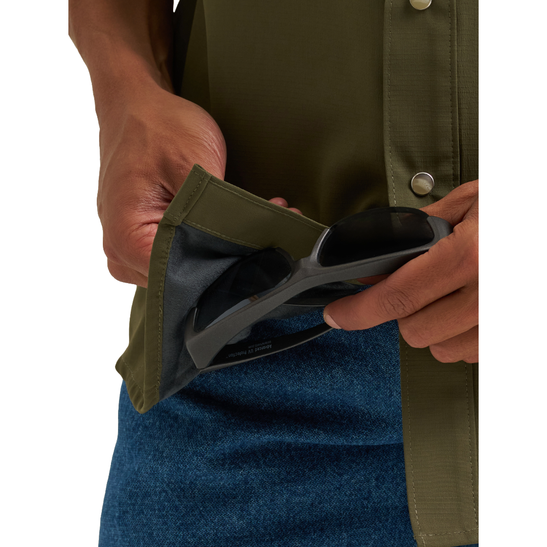 Wrangler Men's ATG-X Western Performance Relaxed Fit Olive Night Button Down 112382383