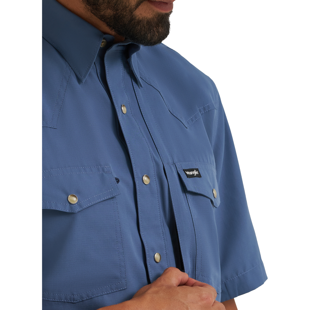Wrangler Men's AGT-X Western Performance Relaxed Fit Vintage Indigo Button Down 112382384