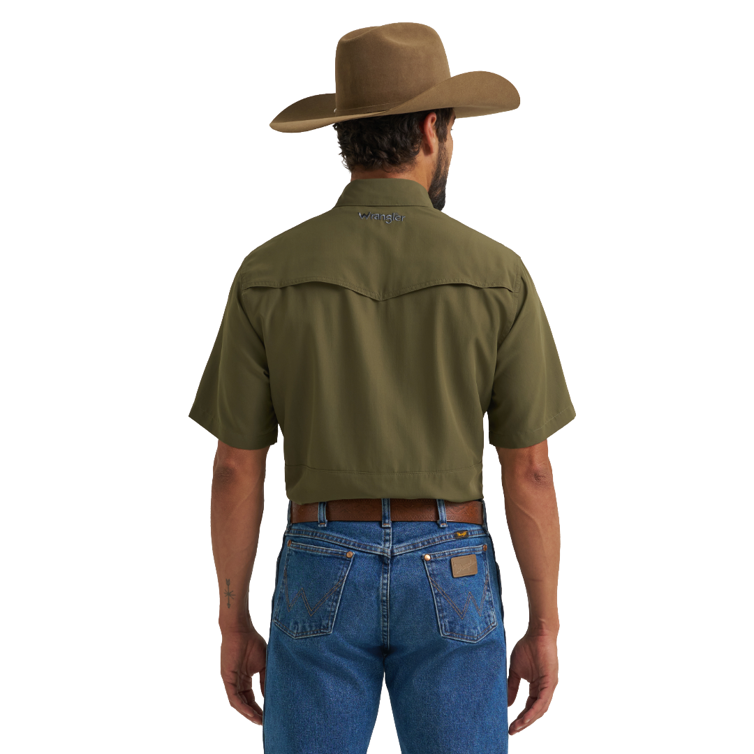 Wrangler Men's ATG-X Western Performance Relaxed Fit Olive Night Button Down 112382383