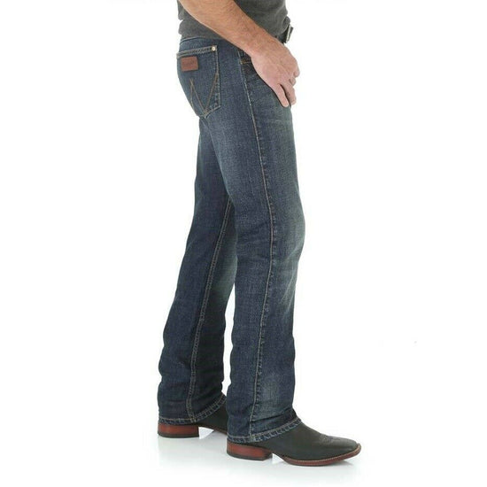 Wrangler Men's Retro Slim Fit Straight Leg Jeans WLT88BZ